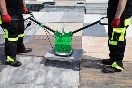 GECO Vacuum Lifter Vacu-200 for Carrying and Laying Paving Stones (+ 4x Suction Plate)