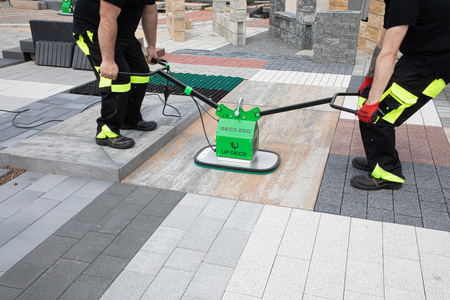 Élévateur à Vide GECO Vacu-200 pour le Transport et la Pose de Pavés (+ 4x Plaque d’Aspiration)